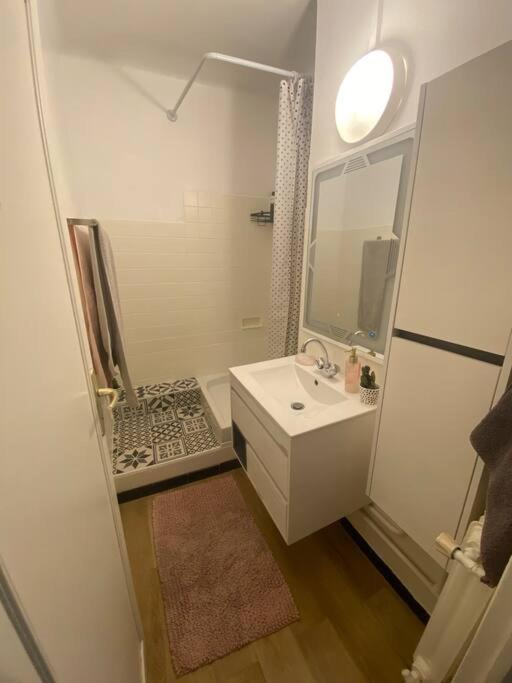 Appartement T4 A Deux Pas De La Gare St Charles Marseille Exterior photo