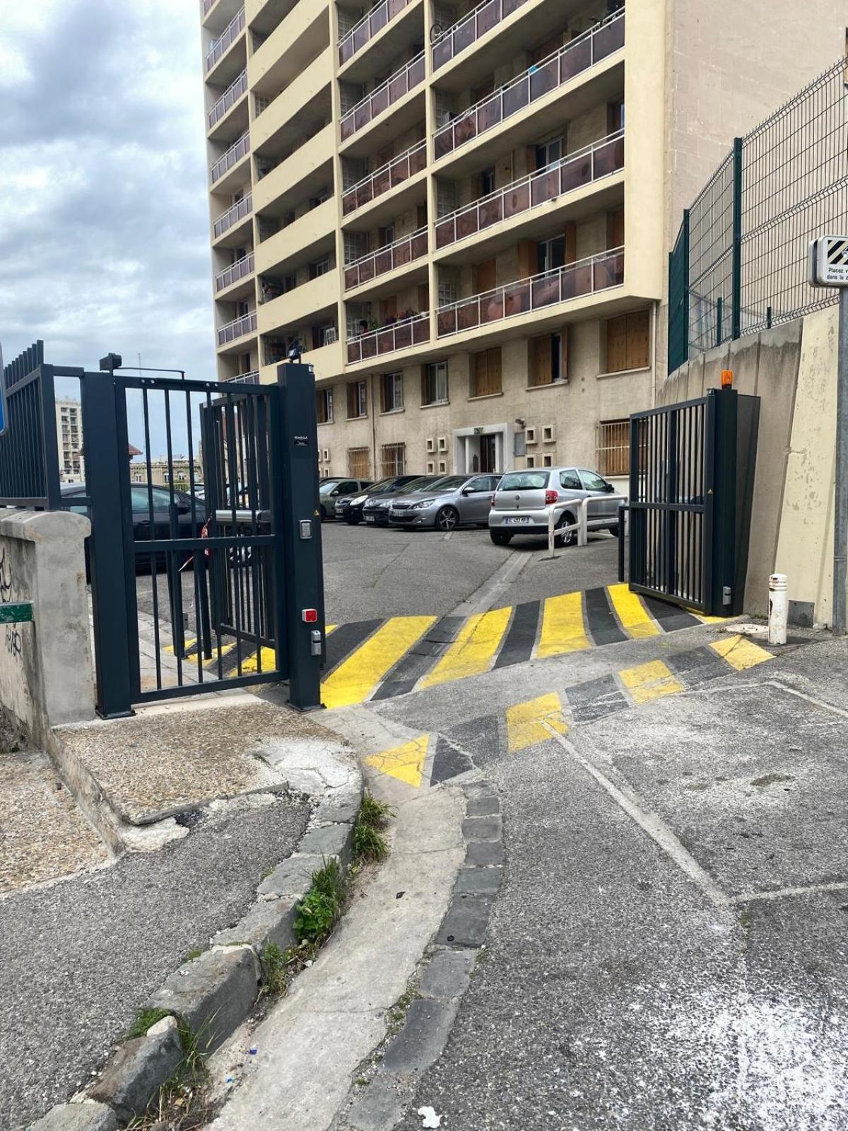 Appartement T4 A Deux Pas De La Gare St Charles Marseille Exterior photo